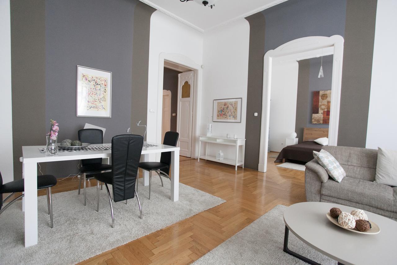 Royal Center Apartment Budapest Bagian luar foto