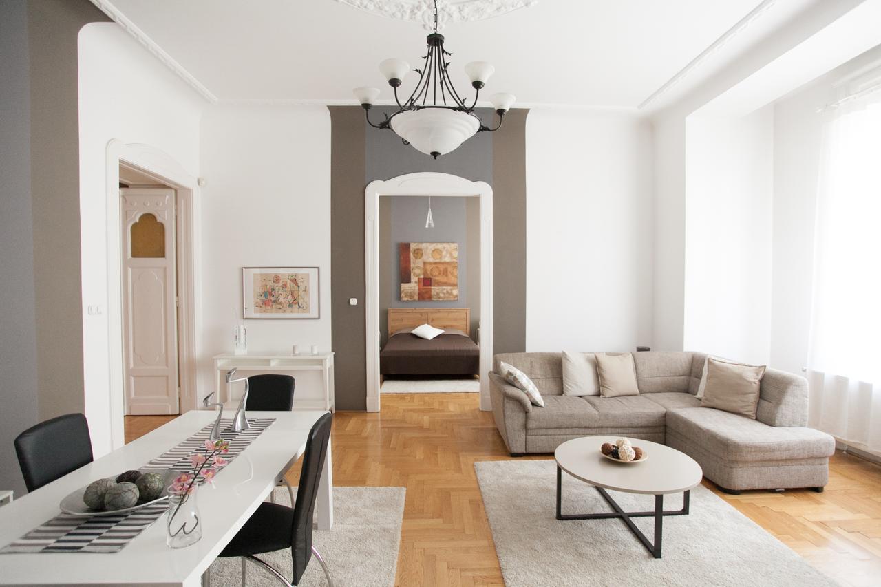 Royal Center Apartment Budapest Bagian luar foto