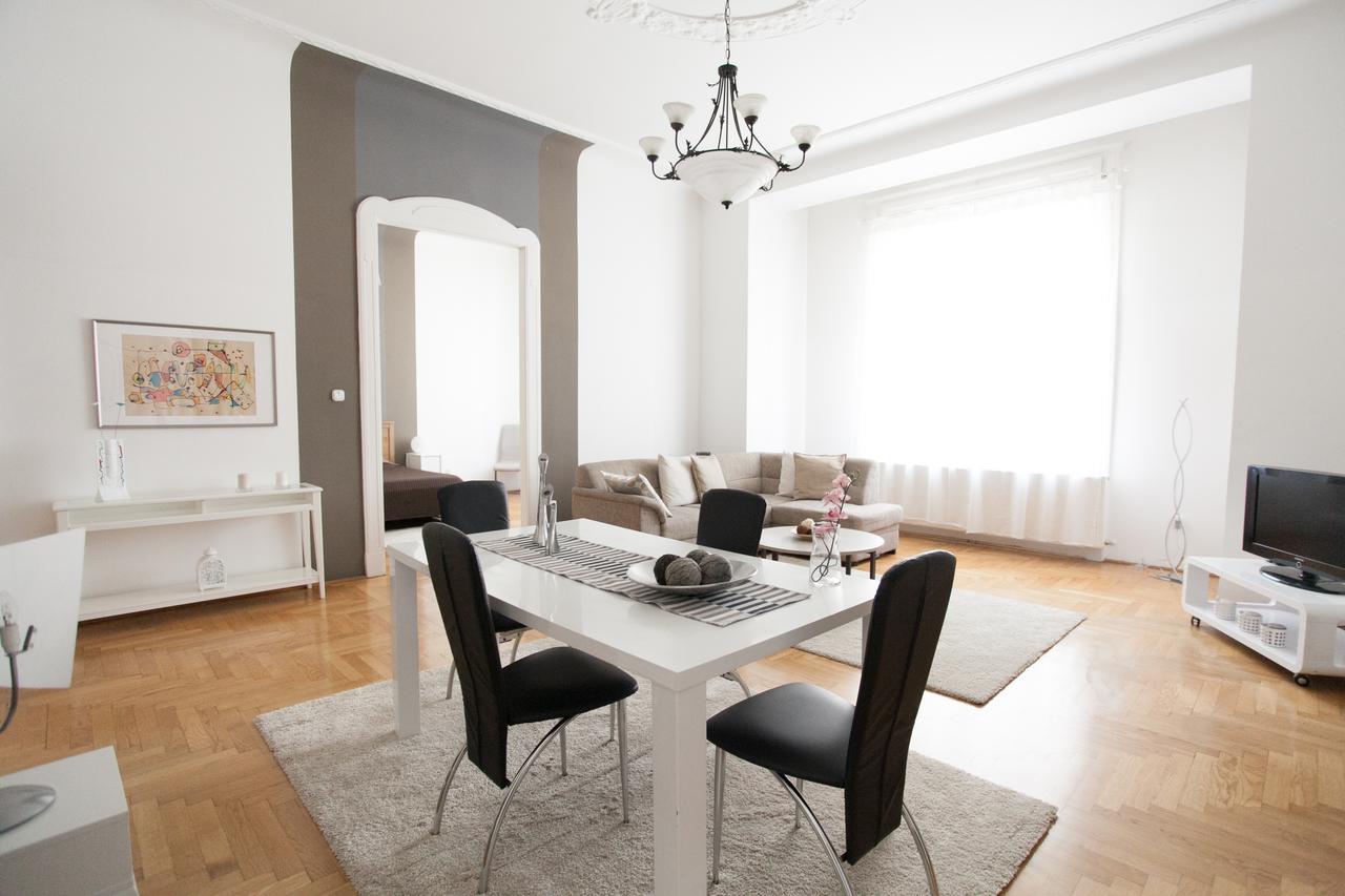 Royal Center Apartment Budapest Bagian luar foto