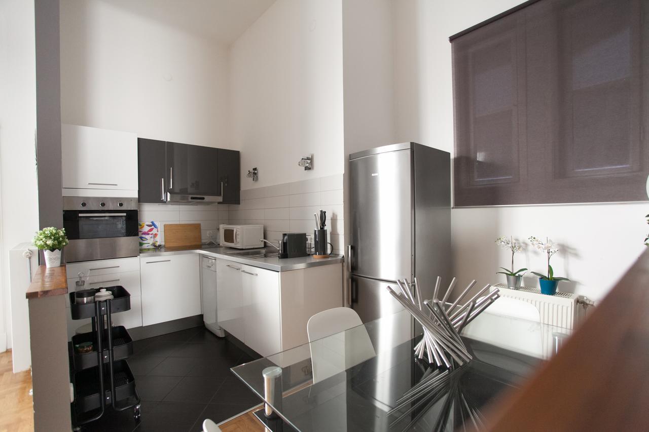 Royal Center Apartment Budapest Bagian luar foto