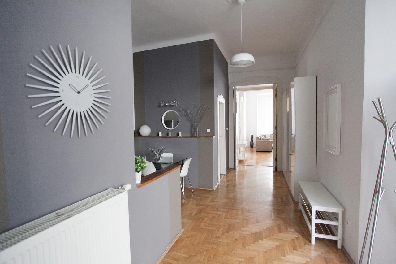 Royal Center Apartment Budapest Bagian luar foto