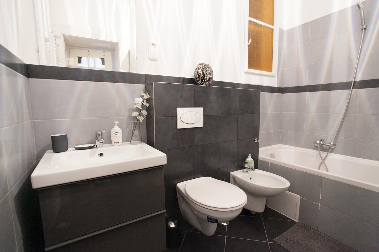 Royal Center Apartment Budapest Bagian luar foto