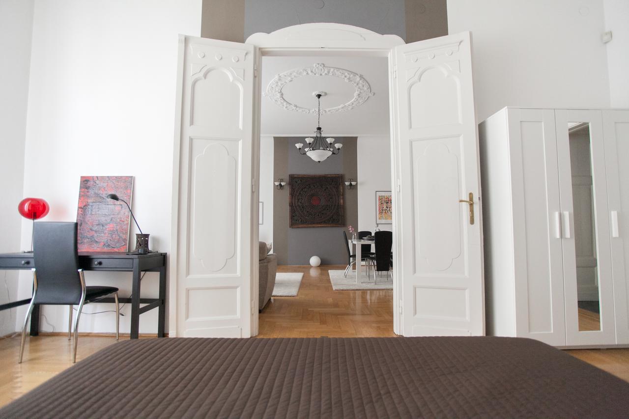 Royal Center Apartment Budapest Bagian luar foto